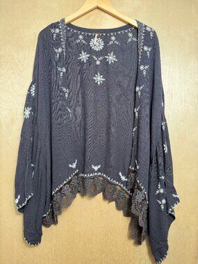 FREE PEOPLE sz M Boho Embroidered Lace Trimmed Kimono Duster Jacket Cardigan